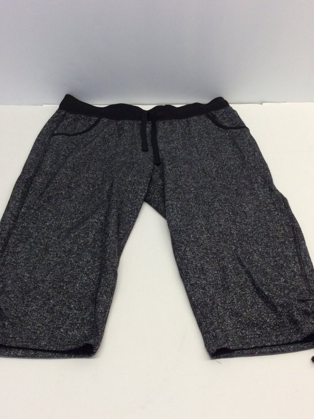 Bobby Brooks Women’s Capris Joggers XL Pull On Black Grey Drawstring Pockets